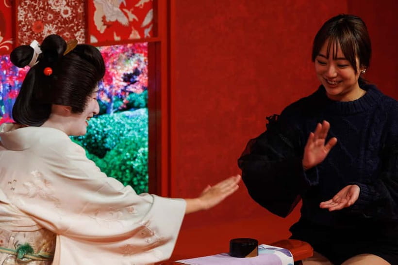 Tokyo: Traditional Geisha Experience Show & Japanese Dinner - Ozashiki games and conversation