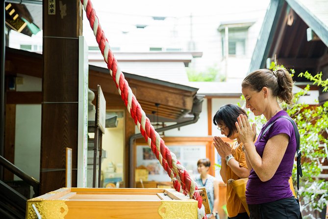 Tokyo Tsukiji Fish Market Food and Culture Walking Tour - Group size, guides, and the human factor