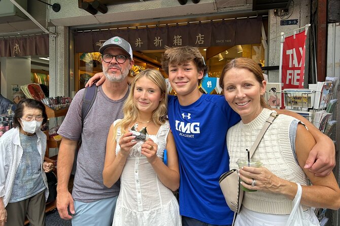 Tokyo: Tsukiji Fish Market Food and Walking tour - Why a guide helps at Tsukiji