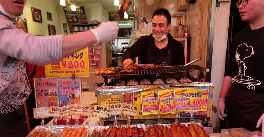Tokyo: Tsukiji Fish Market Tour with 6 Stops & Seafood Lunch - Eating your way through Tsukiji’s Outer Market