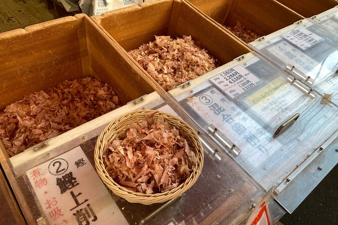 Tokyo Tsukiji Fish Market Walking and Exploring Hidden Gems Tour - What the Small Group and Guide Add