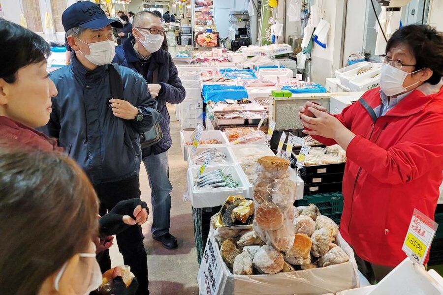 Tokyo: Tsukiji Market Guided Tour & Sushi-Making Experience - Who will get the most from this experience?