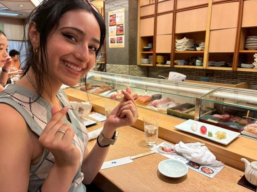 Tokyo: Tsukiji walk & sushi private tour with Uni Students - Key points to know before booking