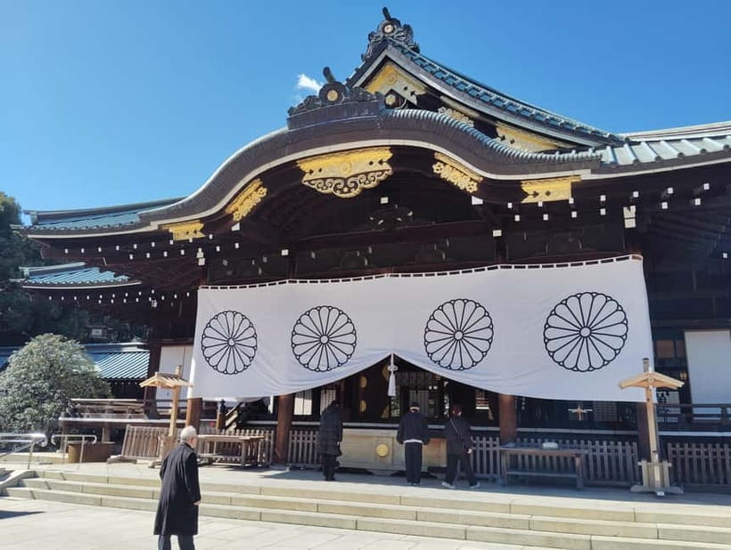 Tokyo War History Tour: Yasukuni Shrine & War Museum - Why Yasukuni matters beyond a normal shrine visit