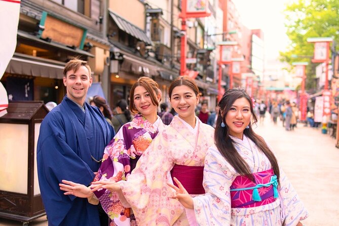 Tokyo: Winter Kimono Experience in Asakusa - Senso-ji and the temple grounds