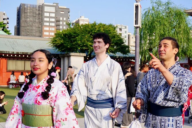 Tokyo: Winter Kimono Experience in Asakusa - Kaminarimon, Nakamise, and the first photographs