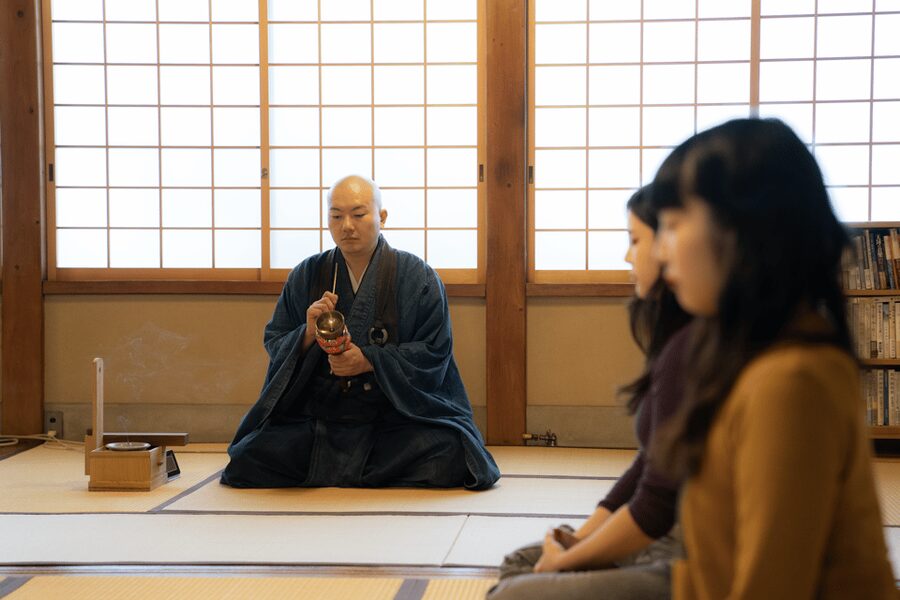 Tokyo: Zen Meditation at a Private Temple with a Monk - Learning the basics of Zazen from Namiki-san