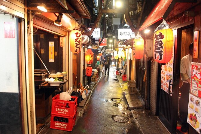 Tour with Pro Tokyo Photographer and take Edgy Unique Portraits - Why this Tokyo photo session feels different