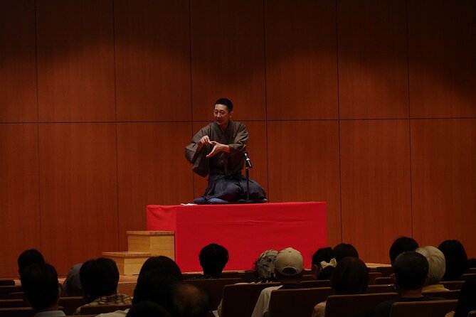 Traditional Japanese Comedy, Juggling & Magic Live Show in Tokyo - Rakugo: comedy that works through gesture and timing