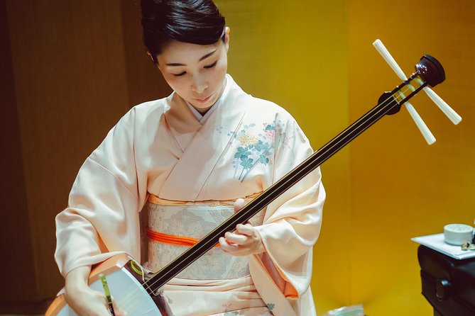 Traditional Japanese Music ZAKURO SHOW in Tokyo - Why the Zakuro Show works better than a standard concert
