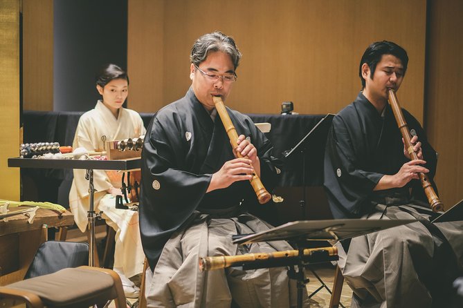 Traditional Japanese Music ZAKURO SHOW in Tokyo - Entering a cozy Omotesando performance space