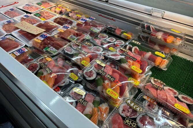 Tsukiji Fish Market Private Food Tour in Tokyo - What makes the food stops useful