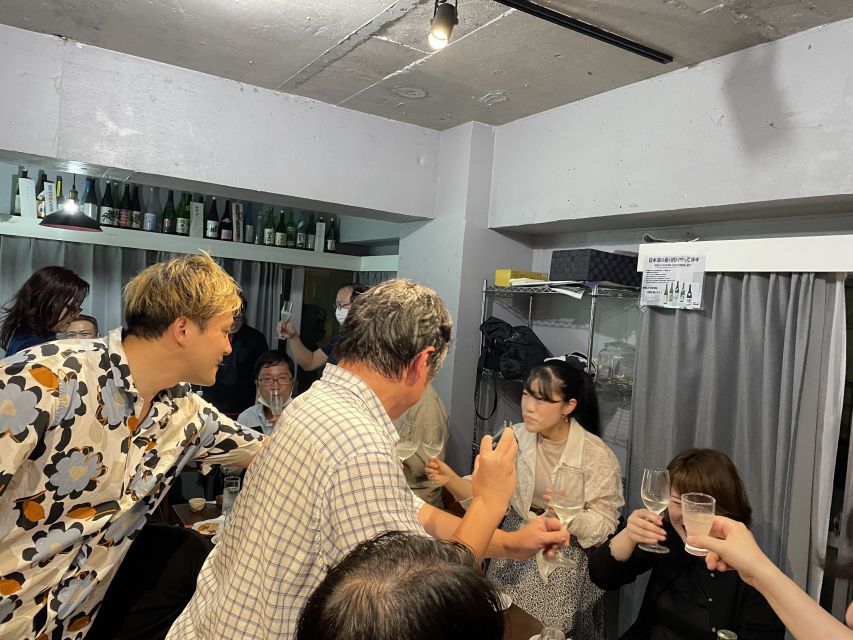 Tsukiji: Outer Market Walking Tour & Sake Tasting Experience - Starting at Tsukiji Hongwanji Temple