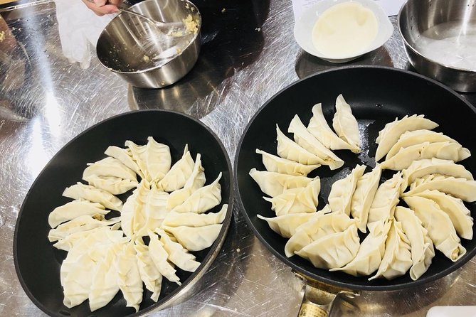 Vegan/Vegetarian Ramen and Gyoza by Bentoya cooking - Meeting Kaori near Komae Station