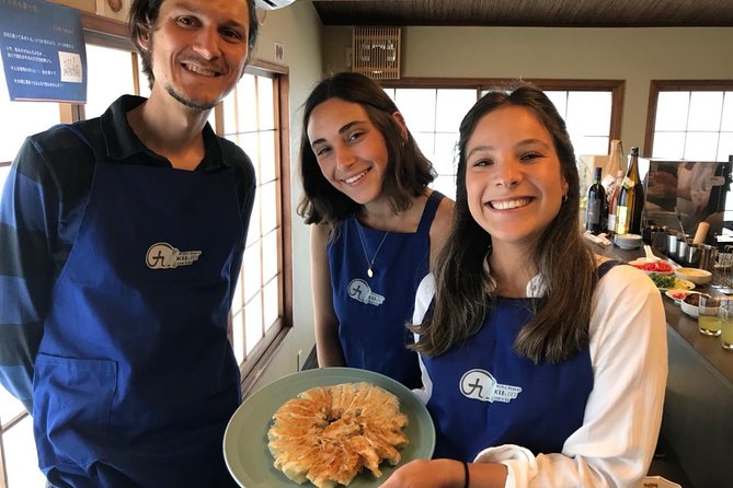 Vegan/Vegetarian Ramen and Gyoza by Bentoya cooking - Who will enjoy this cooking class most