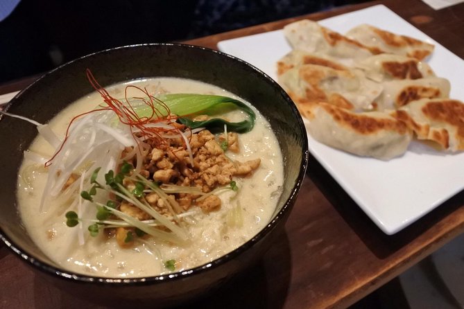 Vegan/Vegetarian Ramen and Gyoza by Bentoya cooking - A supermarket lesson before the cooking starts