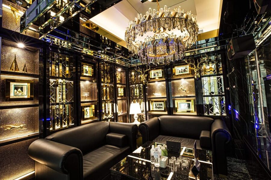 VIP Private Hostess Club Tokyo Night Life Karaoke with Girls - What a Tokyo kyabakura night is really like