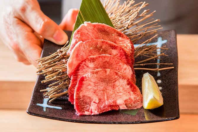 Wagyu & Sake Pairing in Shinjuku – Steak, Shabu-Shabu & More - Starting with Japanese drinks and the Wagyu lesson
